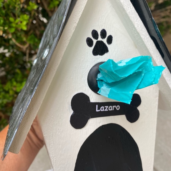 The Helping Paw Dog Bag Dispenser - Picture 7 of 7